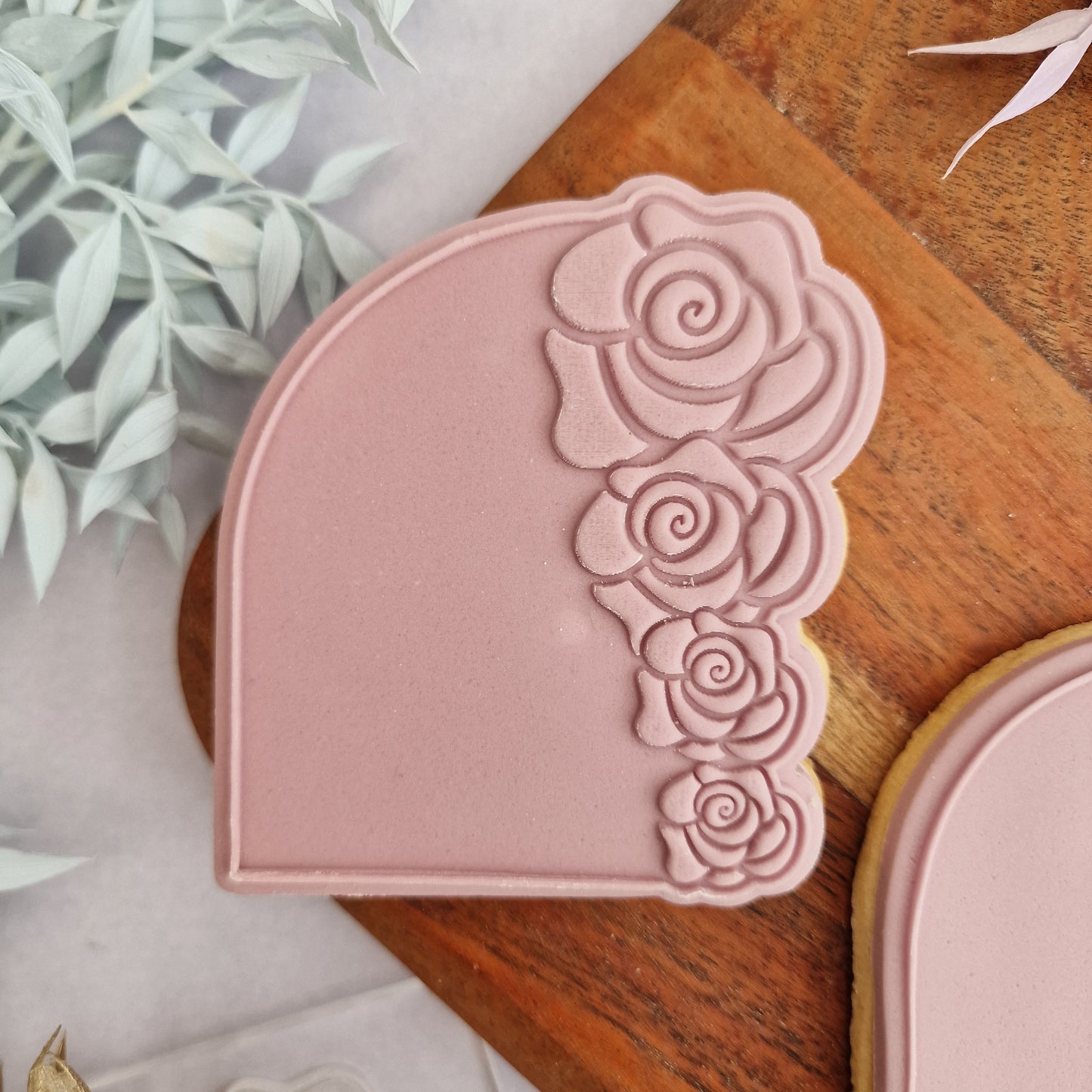 Rose arch - stamp and matching cutter image 1