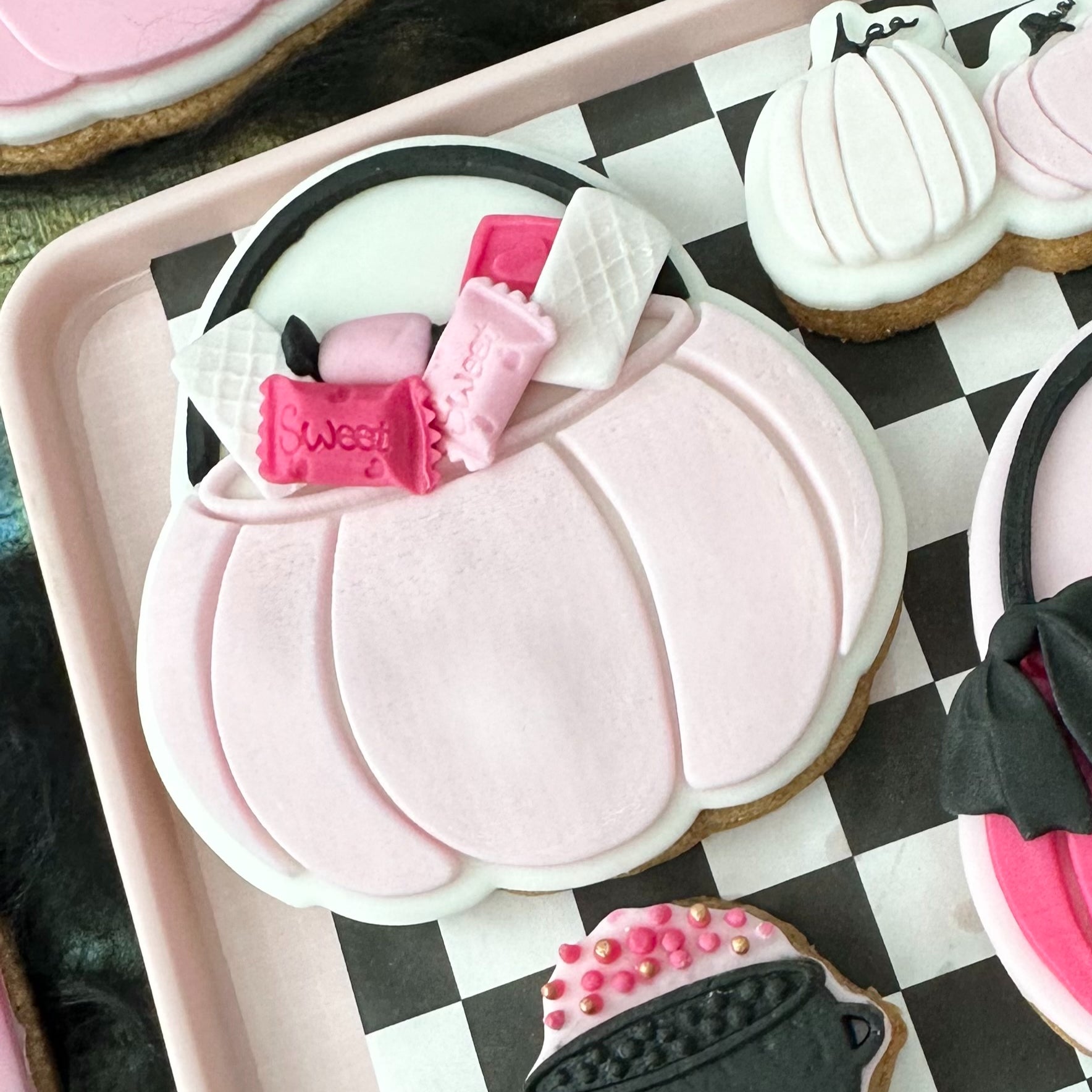 Treat basket image 0