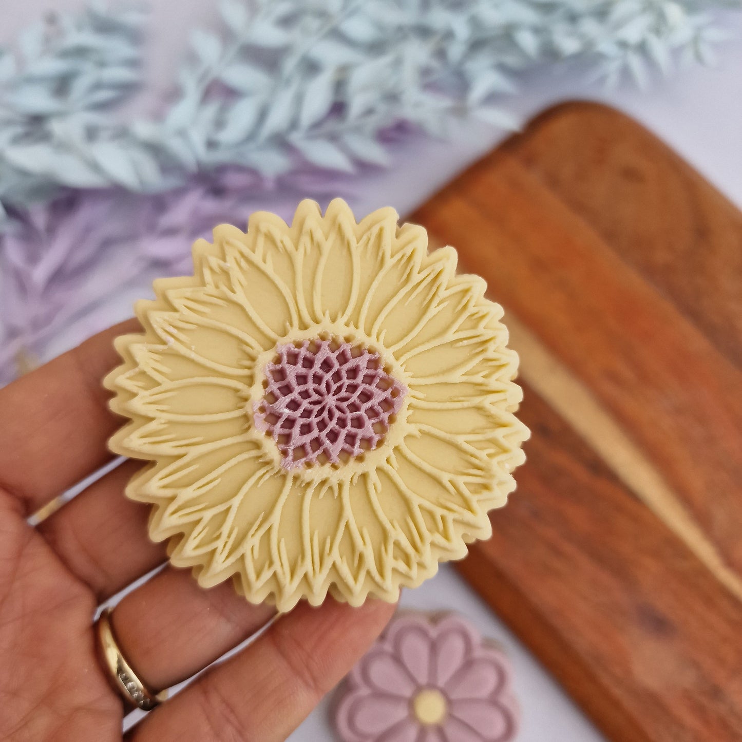 Sunflower - stamp and matching cutter image 1