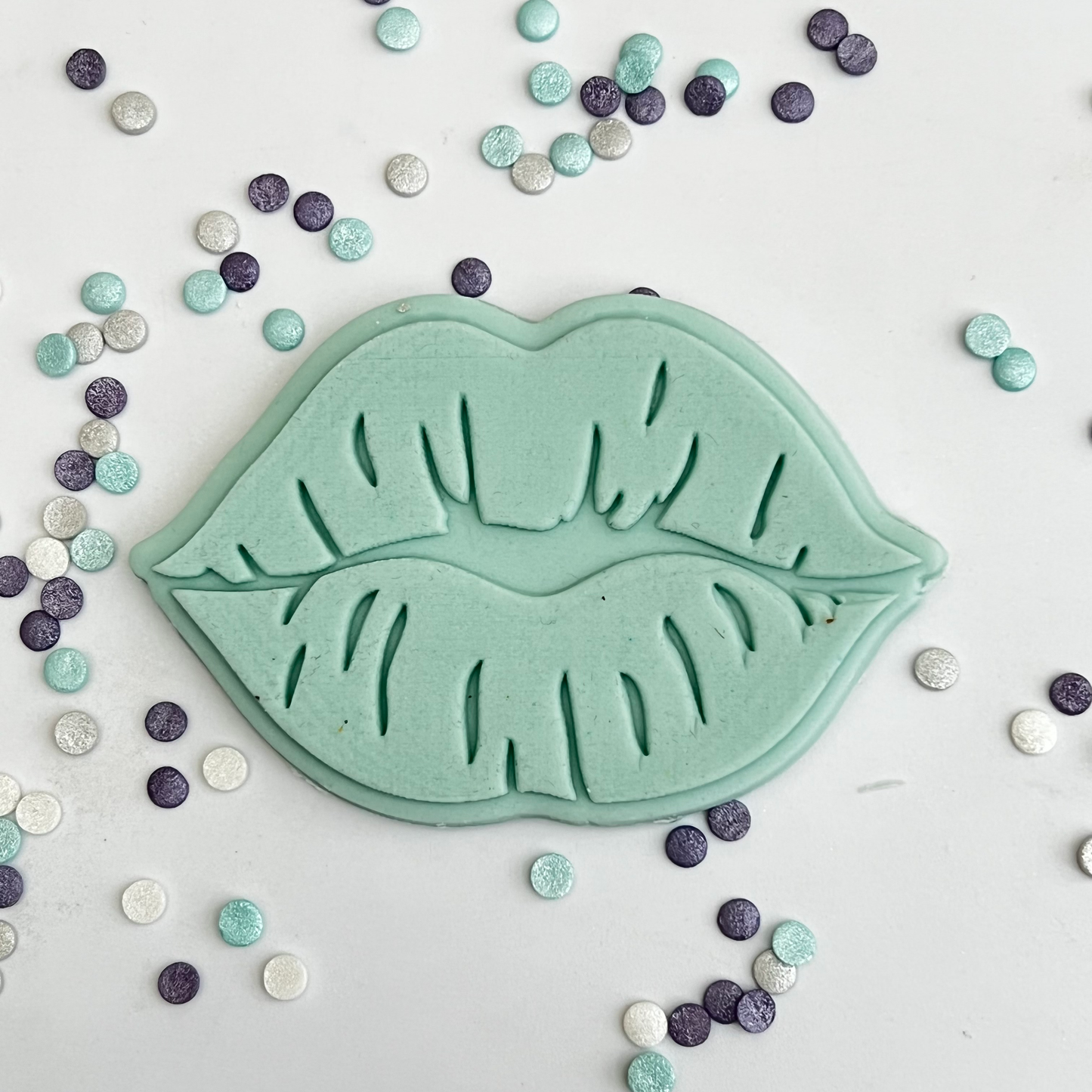 Lips -  DeBoss and Cutter image 1