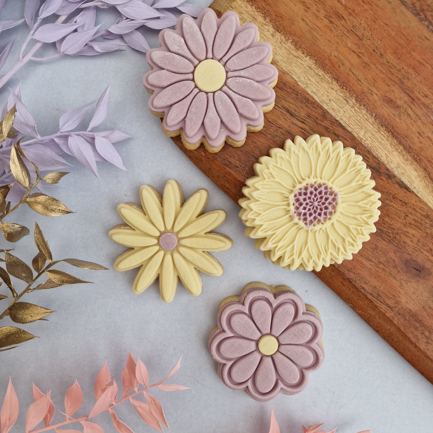 Daisy - stamp and matching cutter image 2