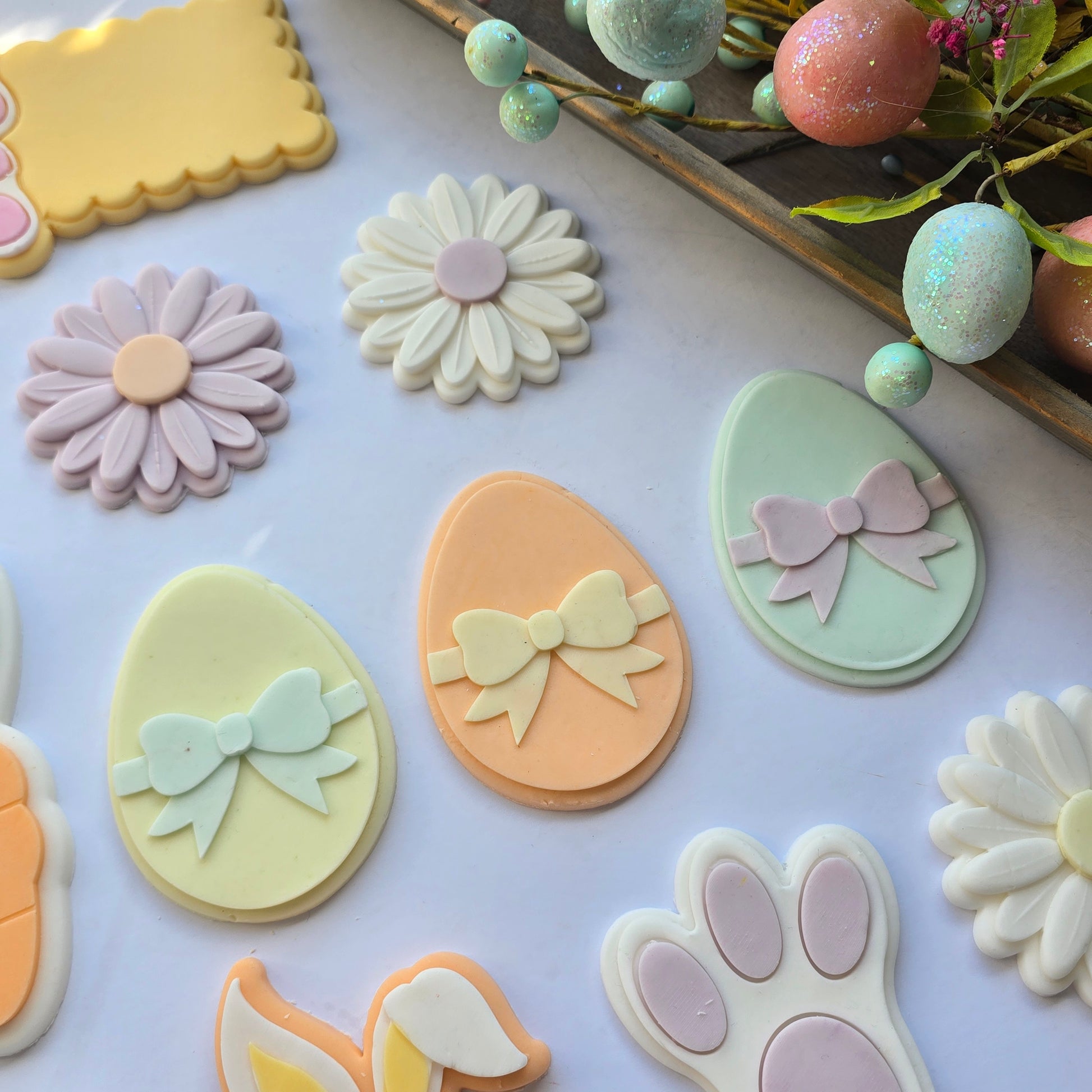 Easter Egg -  PLA embosser and matching cutter image 1