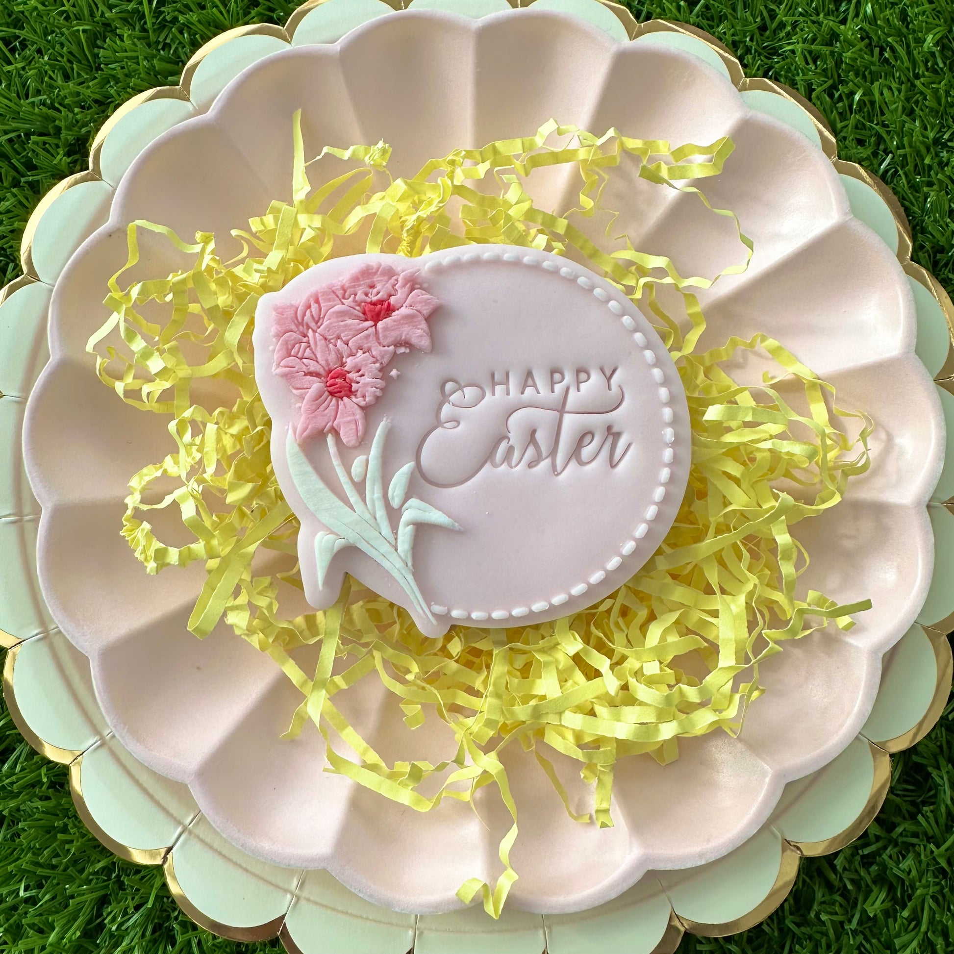 Daffodil wreath -  Deboss and Cutter image 1