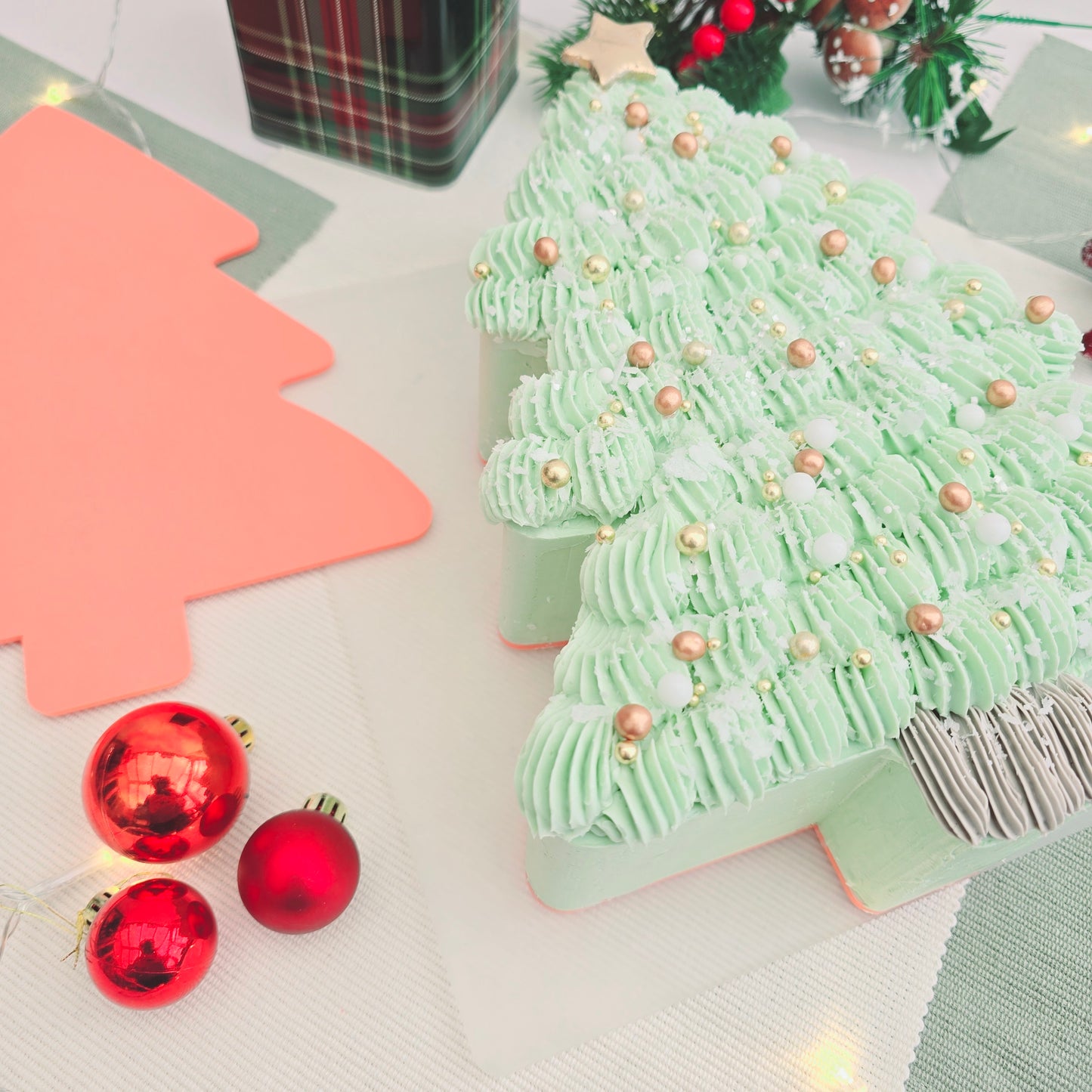 Christmas Tree  - Buttercream & Ganache Plates image 2