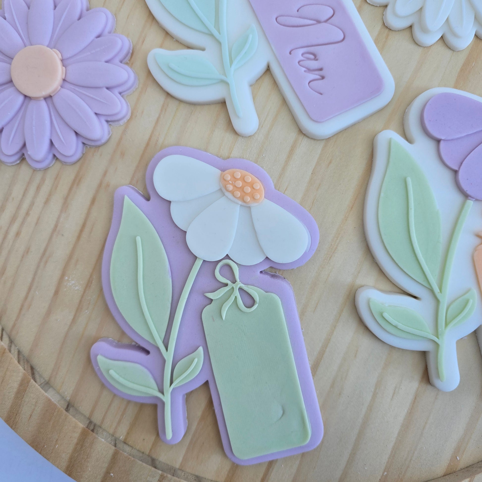 Daisy with a blank tag  - PLA embosser and matching cutter image 2