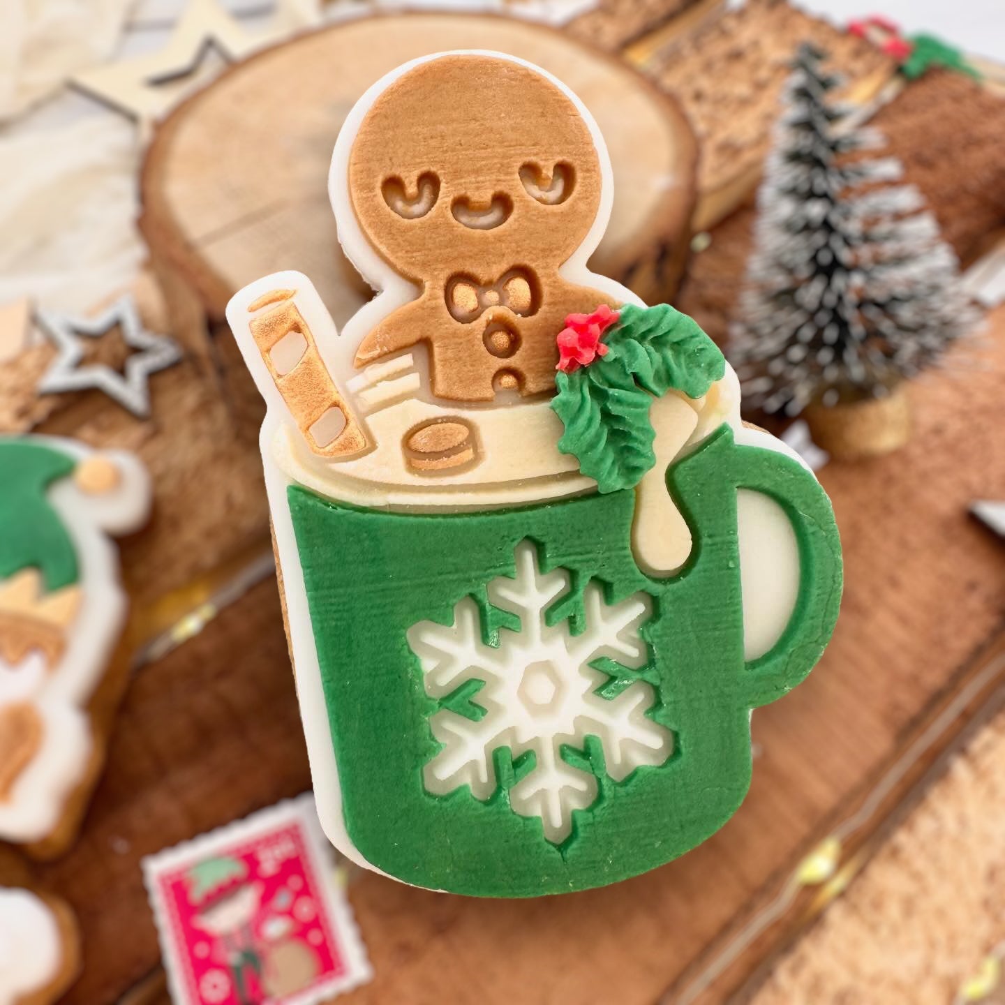 Gingerbread man in the cup image 0