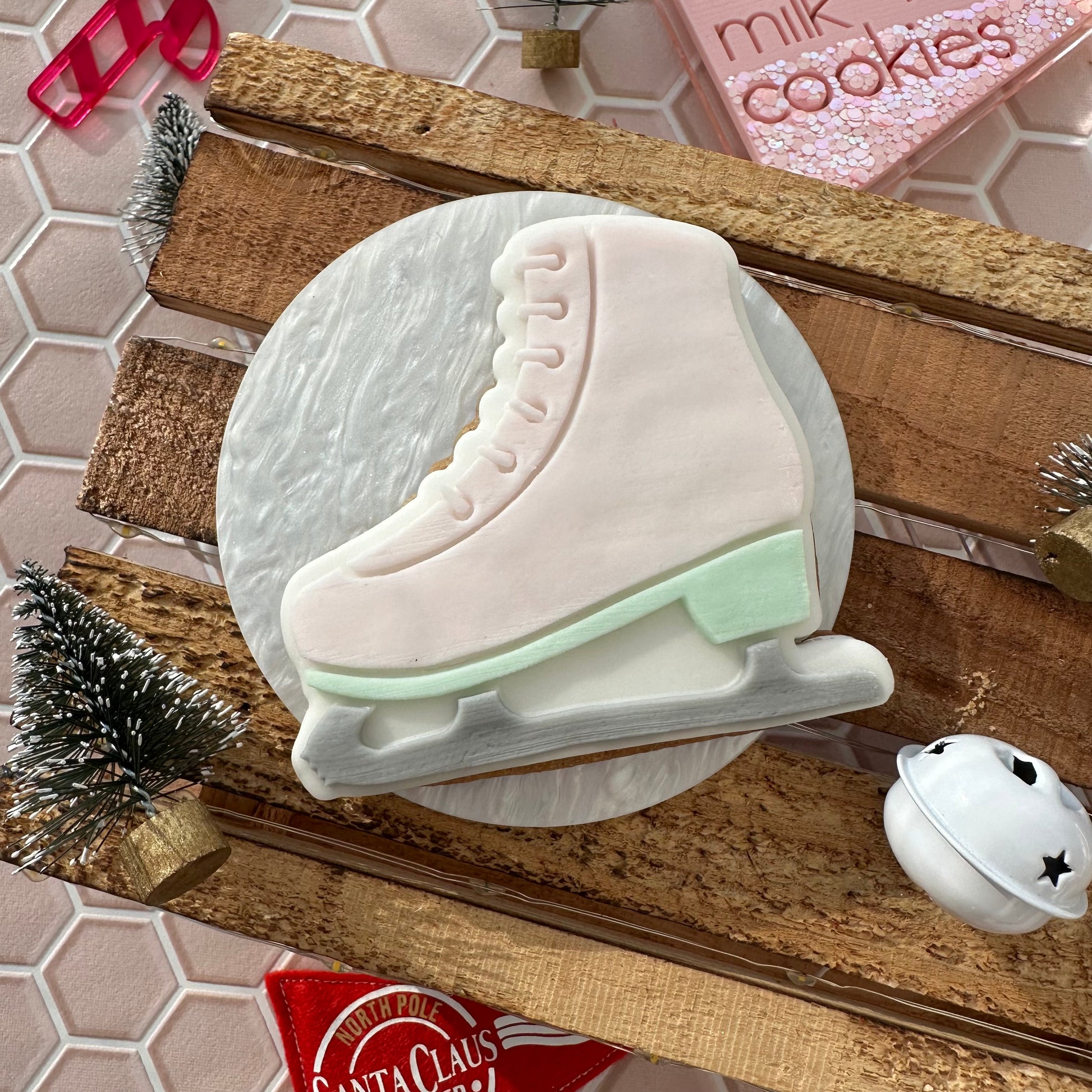 Ice skate image 1