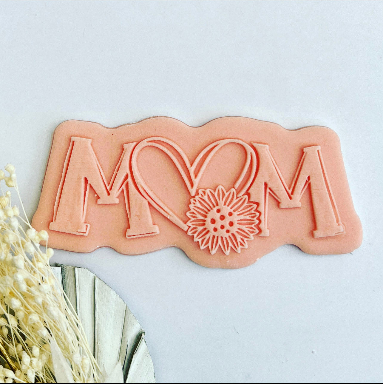 Mother`s Day - Mum - DebossStamp and Matching Cutter image 0