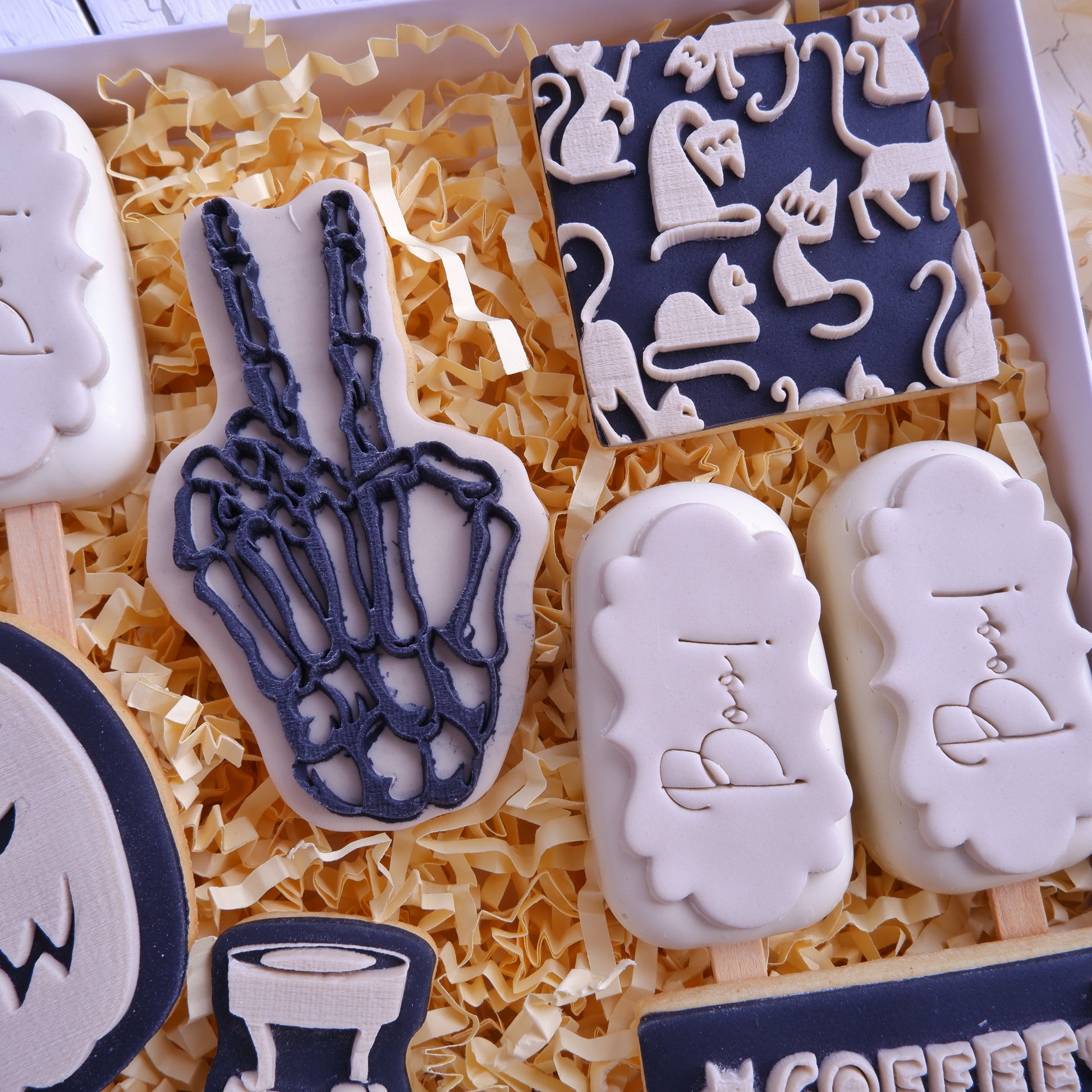 HALLOWEEN - skeleton hand - Deboss & Matching Cutter image 1