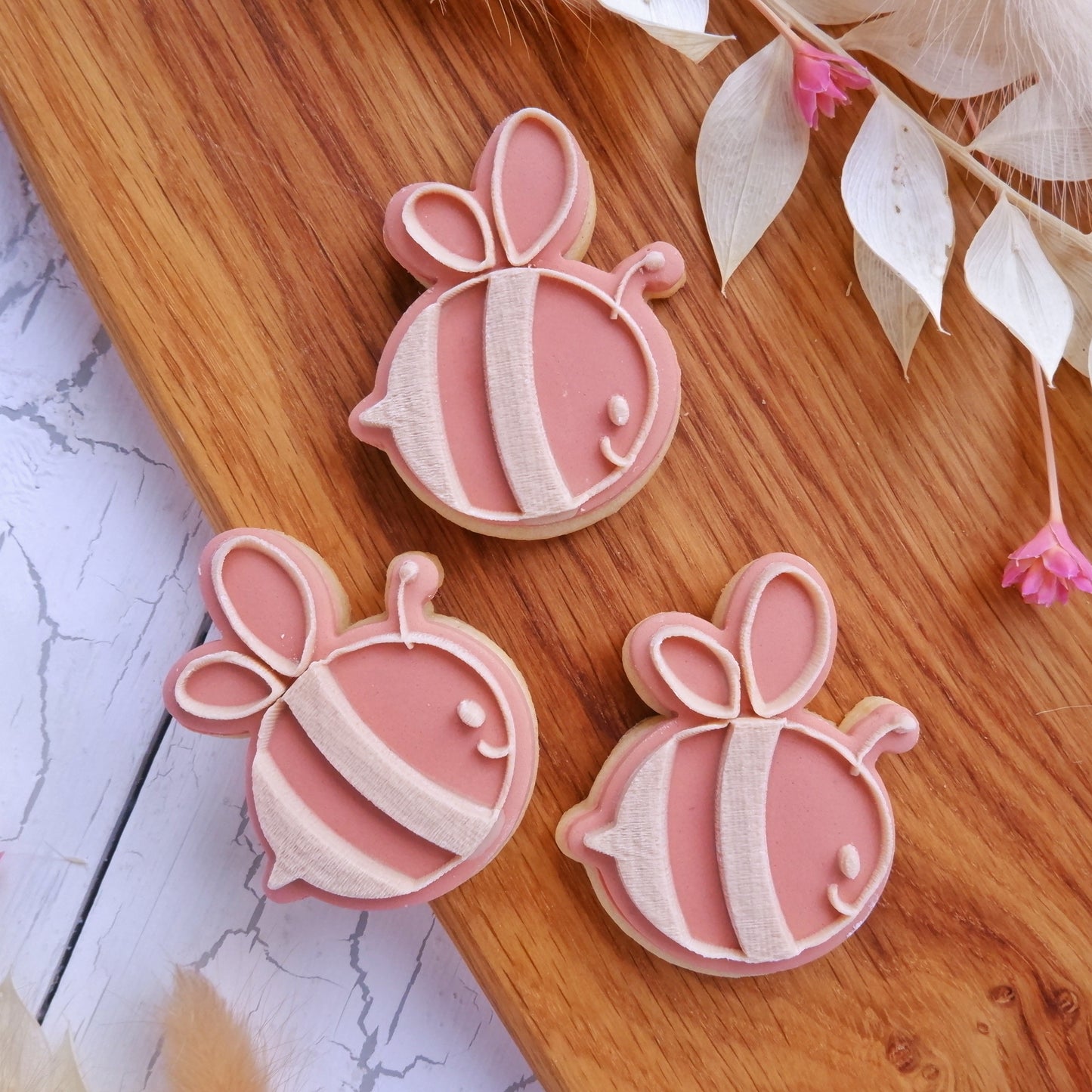 Cute Bee -  DeBoss and Cutter image 1