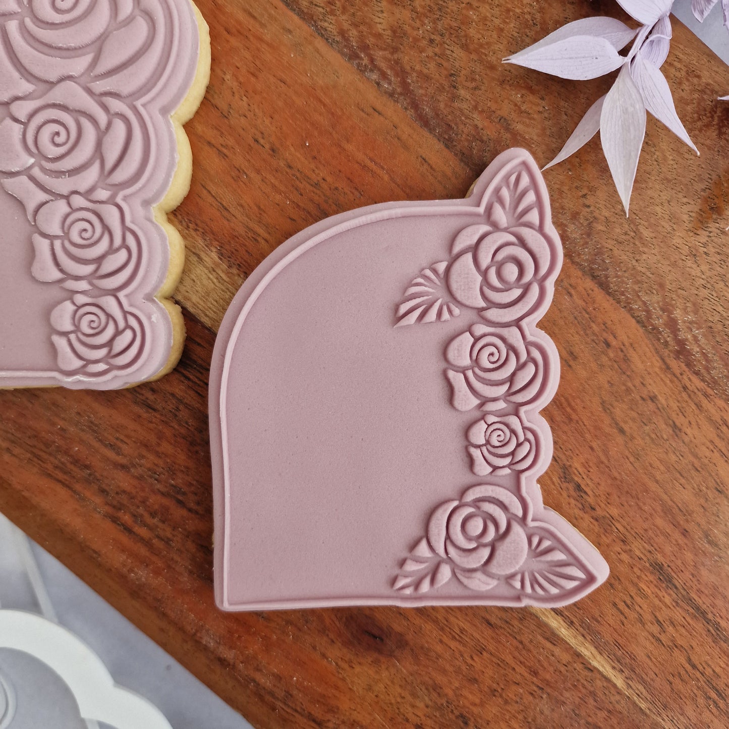 Rose arch 2 - stamp and matching cutter image 1