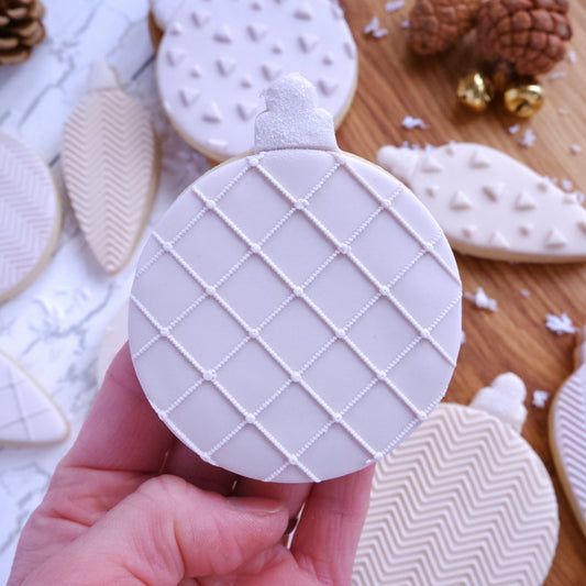 Geo Pattern -  Small dots and Bauble Cutter image 0