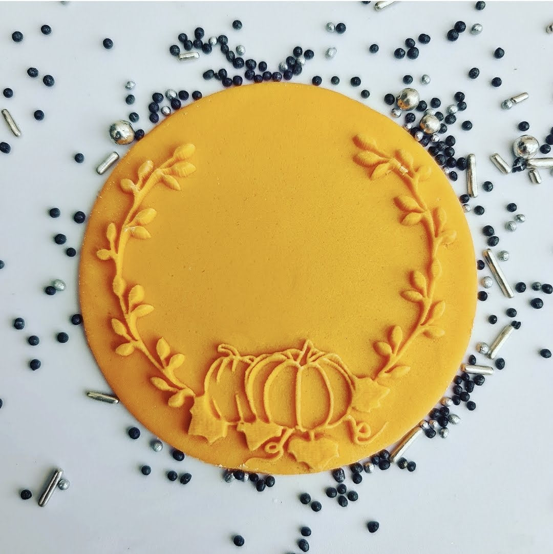 HALLOWEEN - Pumpkin Wreath image 0