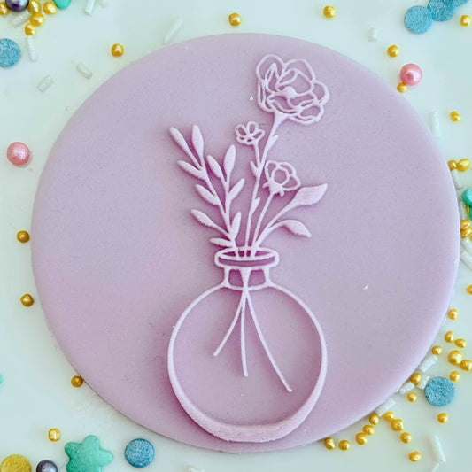 Flowers in a vase image 0