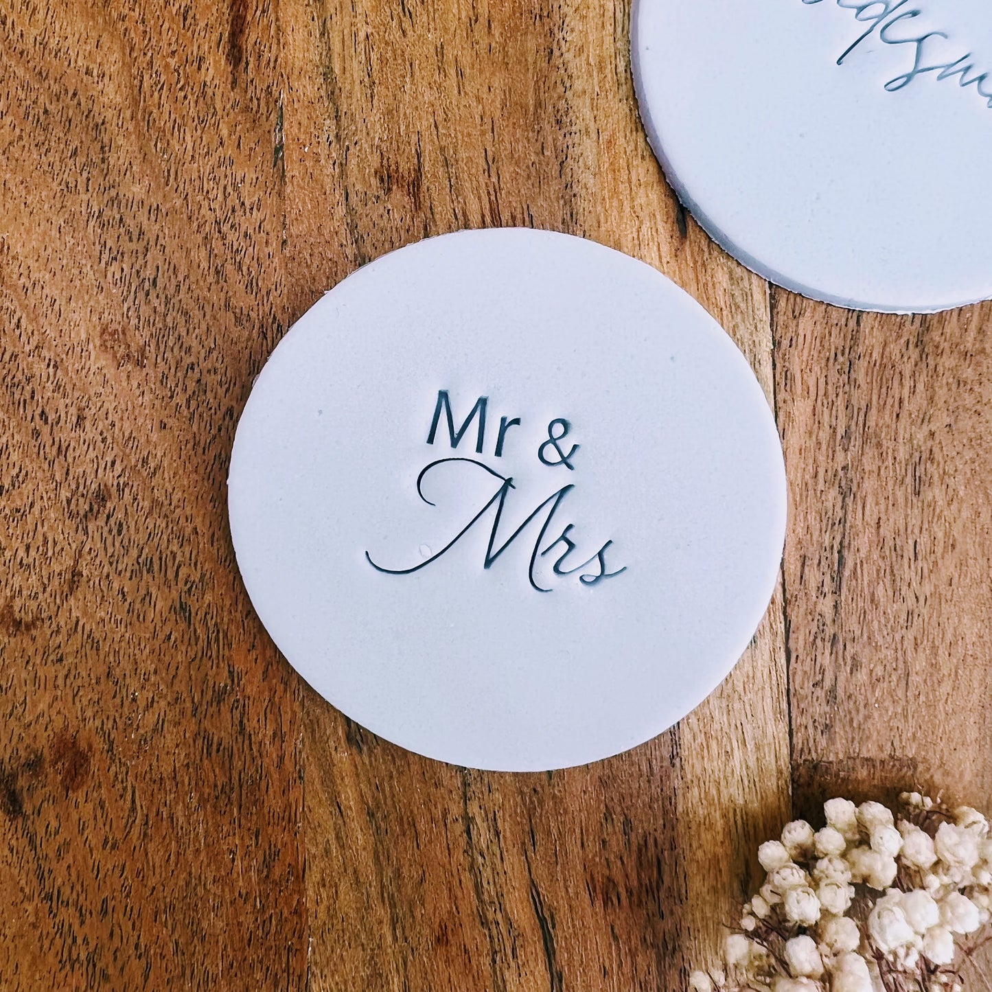 Mr & Mrs impression stamp image 0