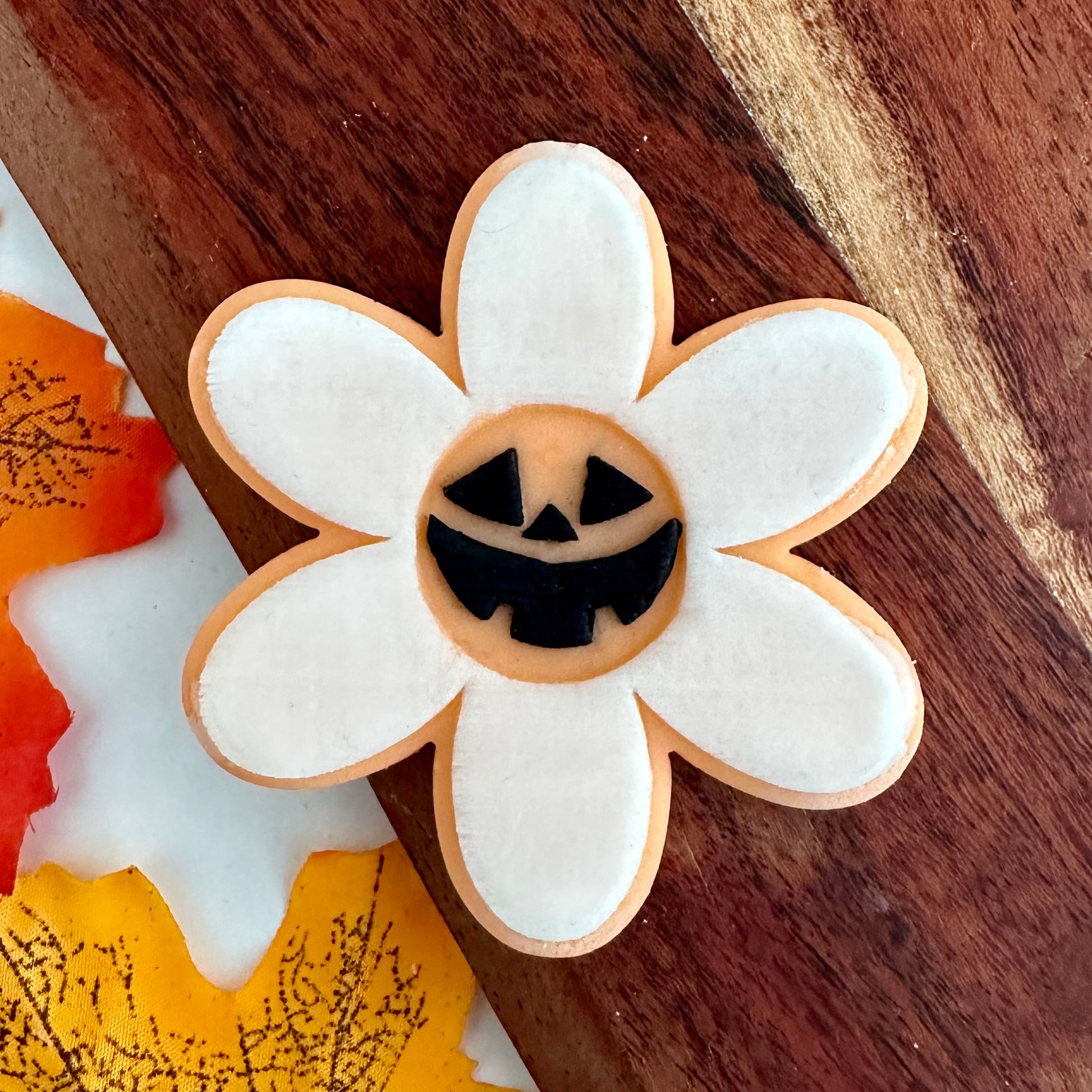 Halloween Daisy image 0