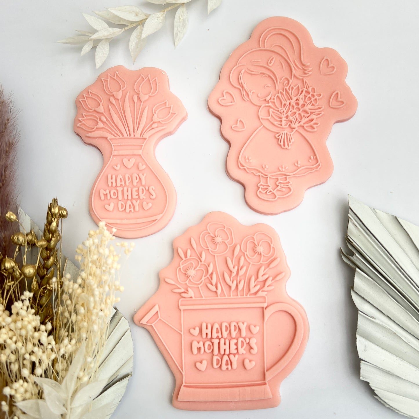 Mother`s Day - Vase  - Deboss Stamp and Matching Cut image 1