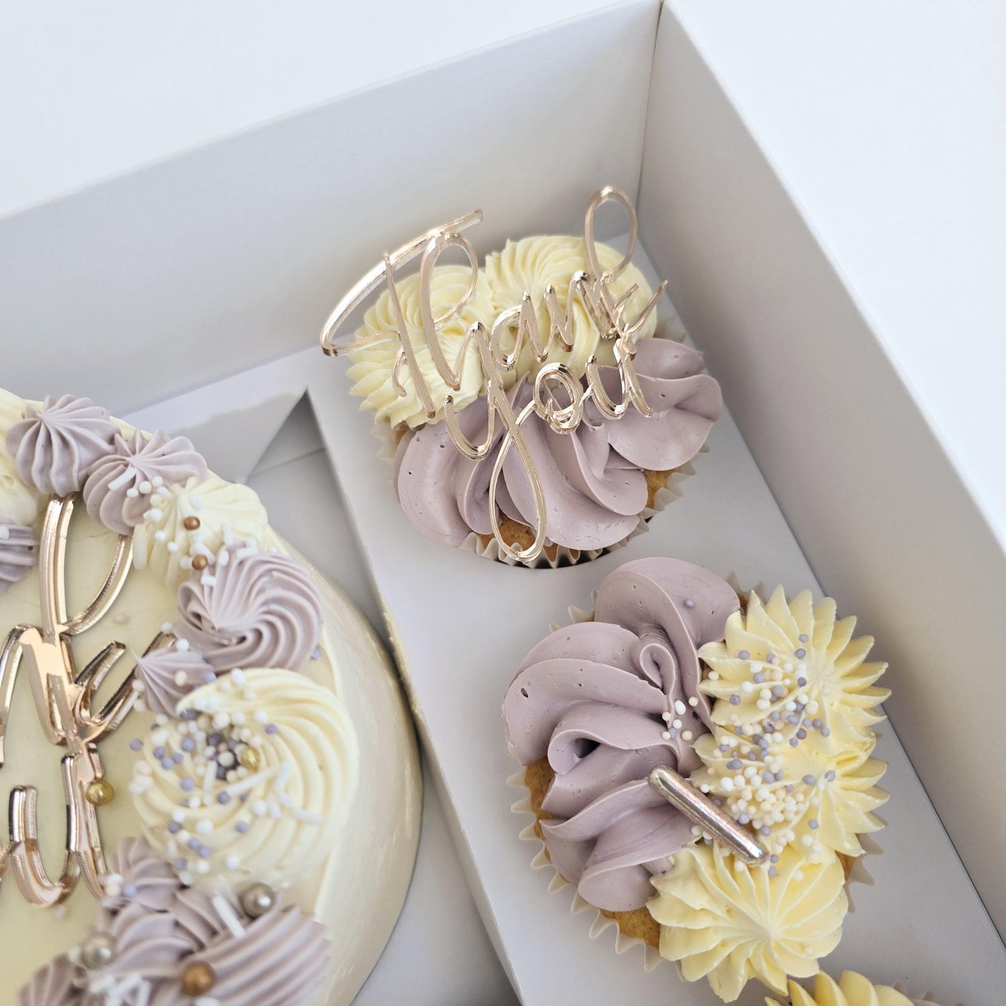 Thank you cake charm, acrylic cake topper, thank you cupcake charm