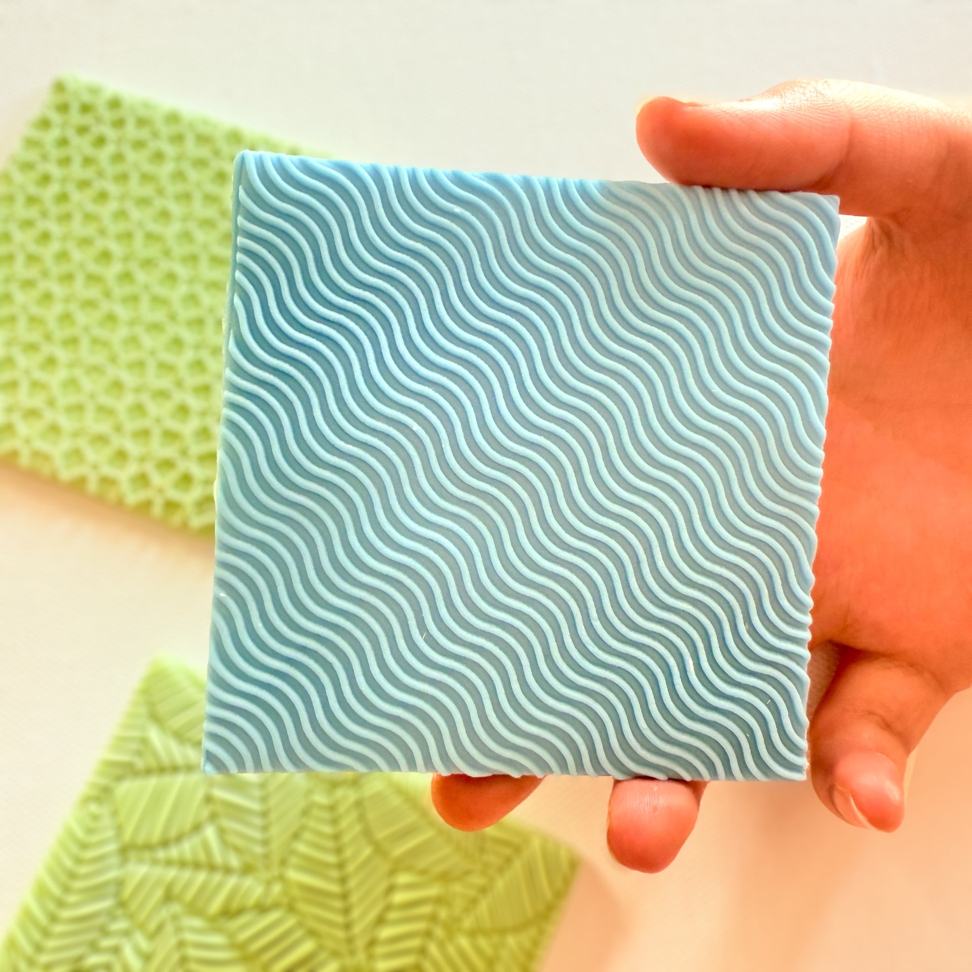 Waves pattern image 0